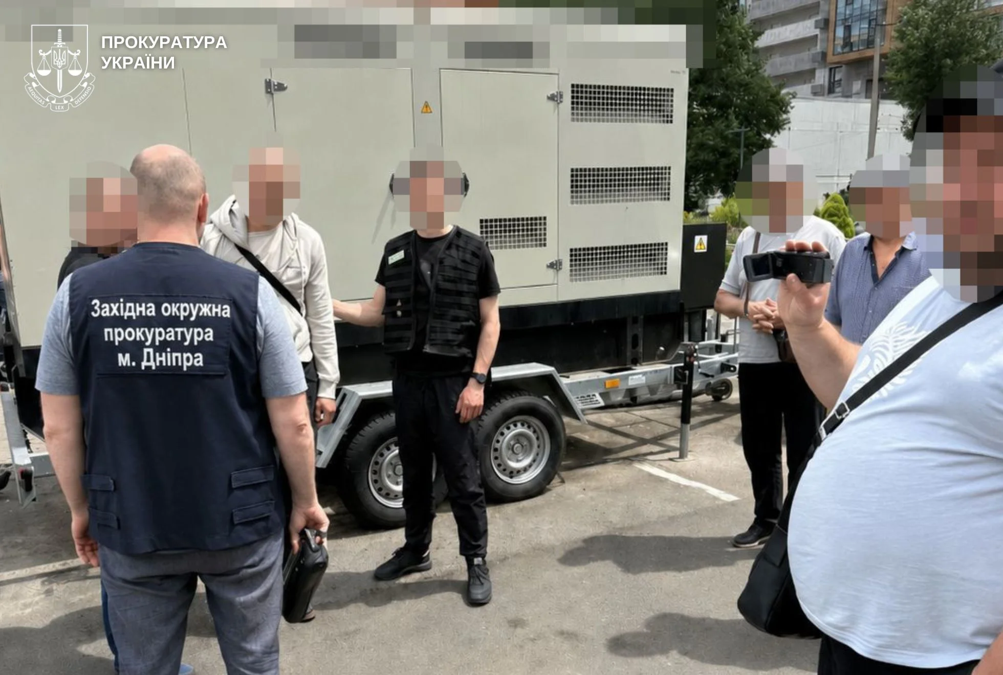 Повідомлено про підозру мешканцю Дніпра в одержанні 25 000 доларів США неправомірної вигоди за вплив на ухвалення рішенян про виключення з військового  обліку