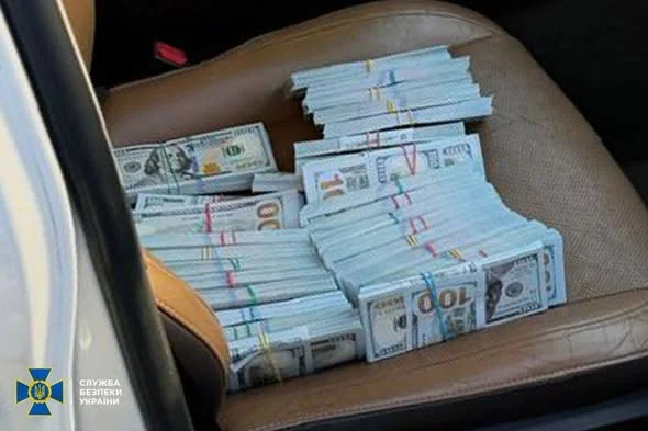 Повідомлено про підозру адвокату у вчиненні шахрайських дій щодо заволодіння 315 тис.доларів США