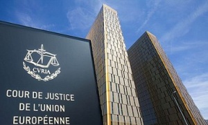 Суд ЄС заборонив передачу даних з Європи до США