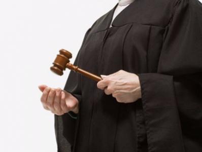 7 суддів пішли у відставку