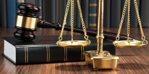 Звернення до державних органів щодо перевірки незаконної діяльності підприємства не є поширенням недостовірної інформації