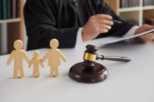 Опублікувано огляд судової практики КЦС щодо позбавлення батьківських прав