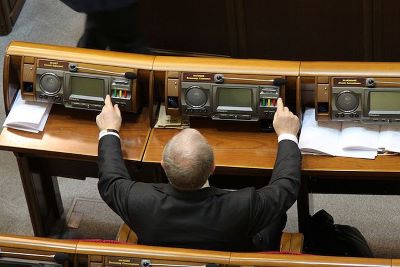Рада розпочала розгляд законопроєкту про підстави «звільнення» нардепів