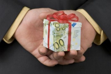 Що робити посадовцю, який виявив у кабінеті хабар, – пояснення Держпраці 