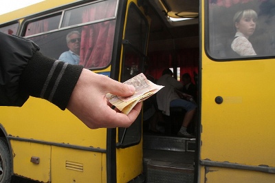 Уряд просять врегулювати законодавчо питання монетизації пільг на проїзд 