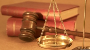 Омбудсмен оскаржує у КСУ норми КАСУ, які обмежують право на мирні зібрання