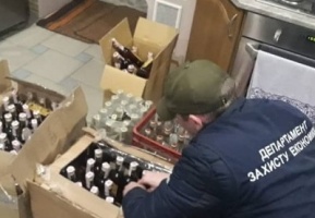 Четверо закарпатців підробили «Закарпатський» коньяк
