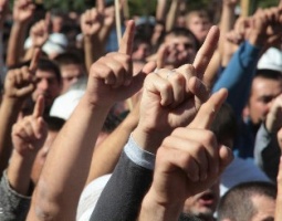 Судитимуть голову профспілки, який вимагав 100 тис. доларів за згортання акцій протесту