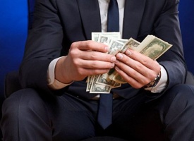 На Житомирщині майора поліції затримали на хабарі за непритягнення до відповідальності