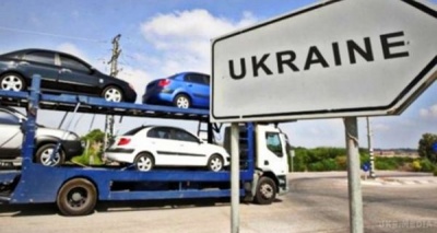 Набув чинності Закон, який спрощує ввезення автівок з-за кордону