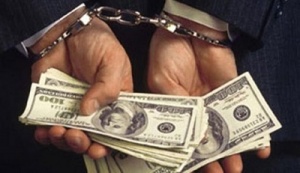 Чоловік, який надав хабар поліцейському, затриманий