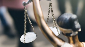 Яким є призначення захисника в умовах тоталітарного режиму (кінофільм «Захисник Сєдов» (Защитник Седов) (1988))