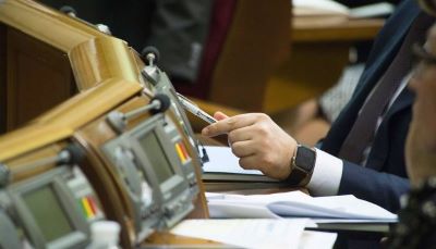 Депутати відтермінували збільшені штрафи для власників євроавто