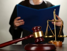 Спір про право на здійснення дисциплінарного провадження за адресою робочого місця адвоката підлягає розгляду в порядку адміністративного судочинства