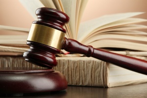 ВС про особливості ухвалення рішення без виклику учасників справи 