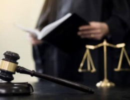 Рішення, що ухвалюється судом у разі втрати чинності законом, яким встановлювалася кримінальна протиправність діяння - ККС