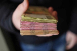 ДБР затримало працівників військкоматів