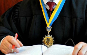 Застосування пенсійними органами понижуючих коефіцієнтів для обчислення (перерахунку) розміру пенсій, призначених відповідно до Закону України №2262-XII, є протиправним - КАС