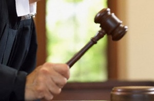 Суд переніс на іншу дату допит Януковича 