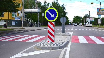 В Україні стали обов’язковим острівці безпеки на дорогах 