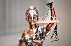 Legal news in Ukraine: signature of the law on innovations in parking, qualification assessment, model decision of the Supreme Court, the completion of the e-declaration