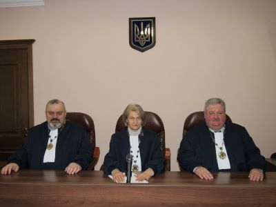 У Рівному судді вдягли нові мантії (фото)