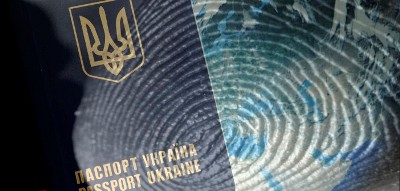 Кабмін розширив перелік документів, для яких знімають відбитки пальців 