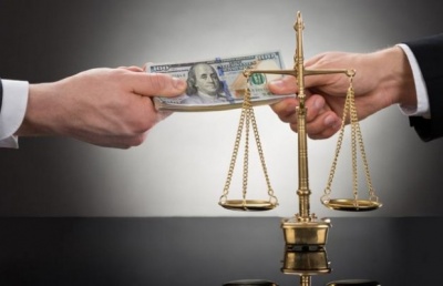 У Києві на хабарі затримали судових експертів