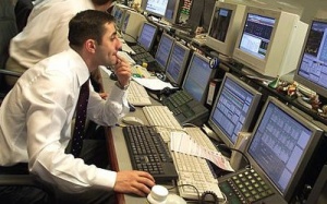 Торговців цінними паперами можуть зобов’язати повідомляти НКЦПФР про «підозрілі» договори