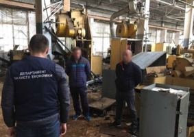 Затримано злочинну групу, яка розікрала майно автобусного заводу на 10 млн грн