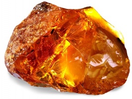 Чорні тіні "сонячного каміння": бурштин у Цмінах обробляють підпільно