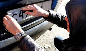 Викрадачу номерних знаків загрожує 5 років за гратами