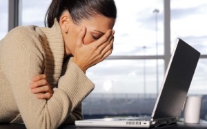 Поліція викрила інтернет-злочинця, який намагався тероризувати школи та бібліотеку у Рівному