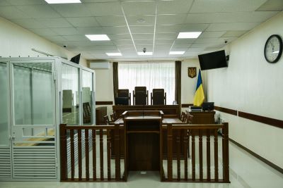 В Україні змінять вимоги до камер для підсудних у судах 