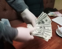 Адвокат та суддя викриті на одержанні неправомірної вигоди