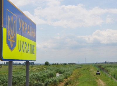 Юстиція пояснила, коли можуть обмежити право на виїзд за кордон