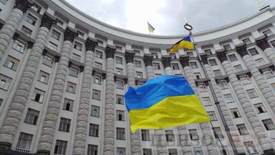 Новий український уряд очолив юрист