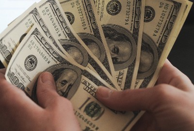 У США суд оштрафував компанію на 20 млн доларів за неправдиву інформацію про зарплати